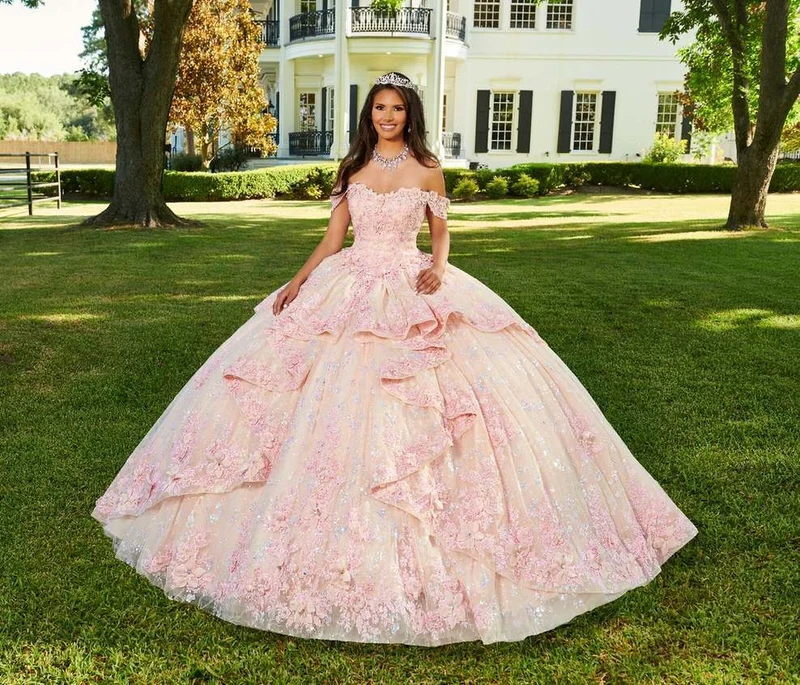 Quinceañera Style image 1